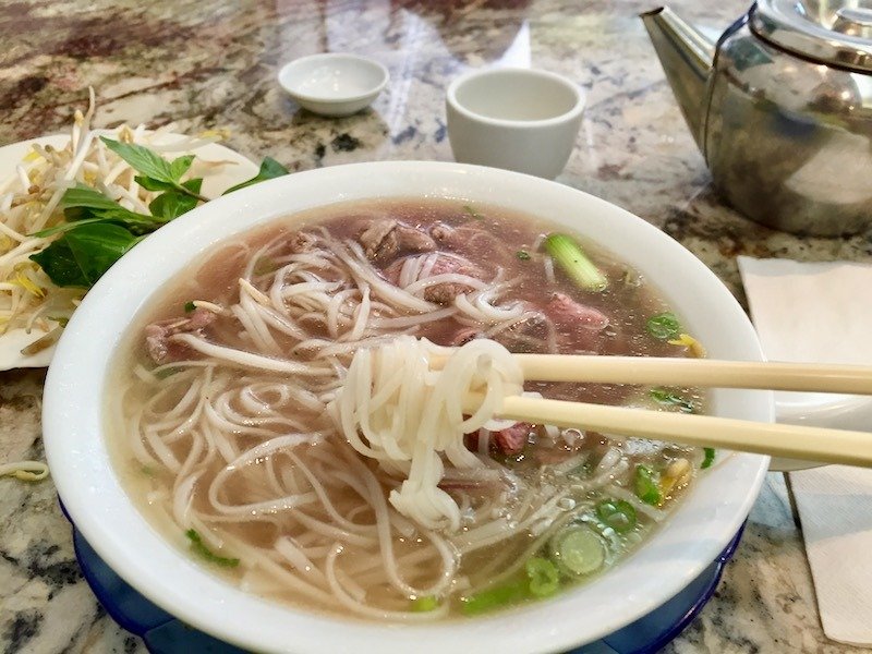 Comida vietnamita em Toronto
