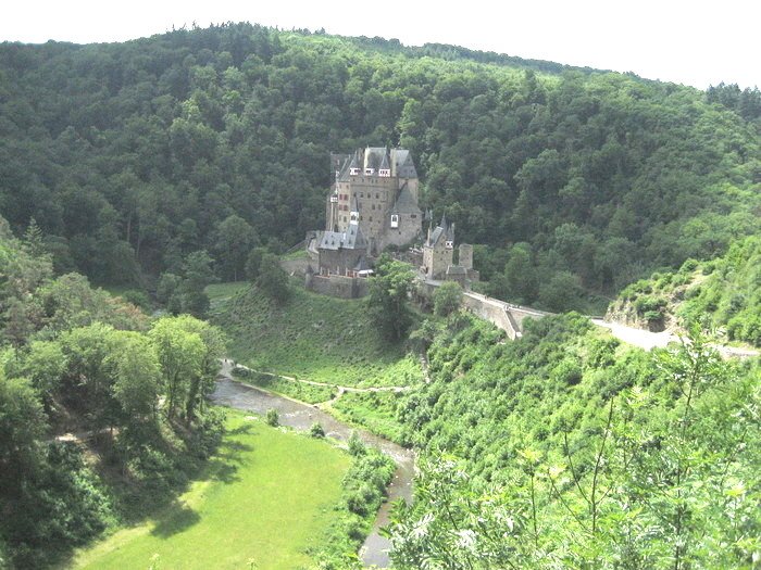 Burg Eltz1