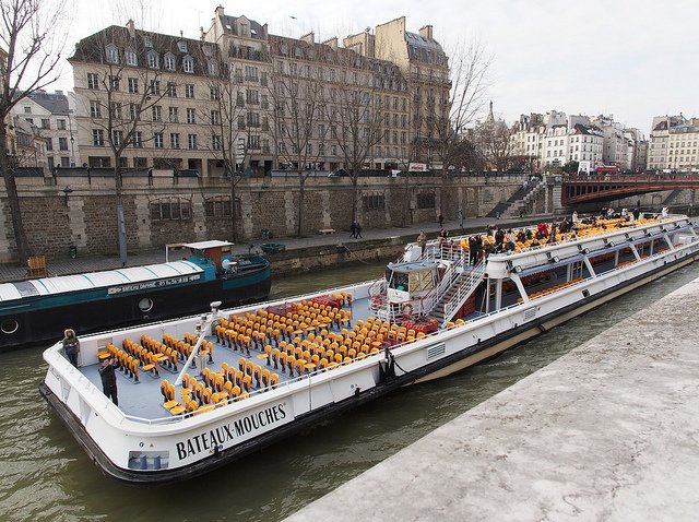 Passeio de Barco em Paris