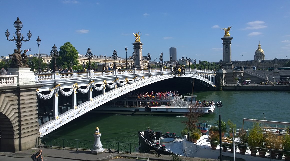 Passeio de Barco em Paris