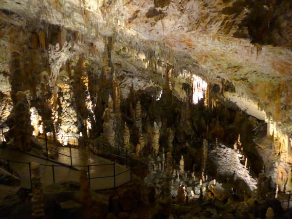 Caverna Postjona na Eslovênia
