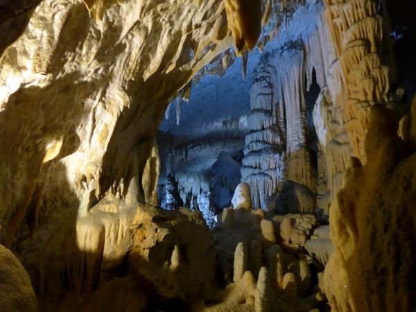 Caverna Postjona na Eslovênia