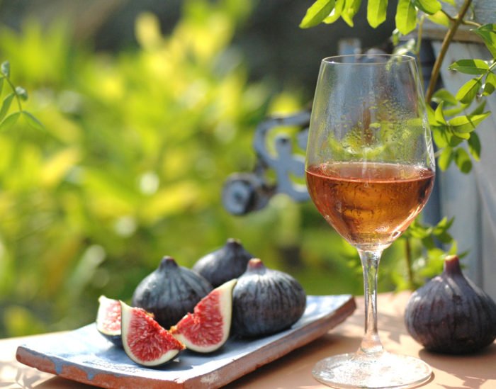 Drinks que são a cara do Verão Europeu vinho rosé