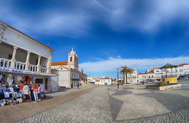 Nazaré em Portugal - muito mais que uma onda gigante.