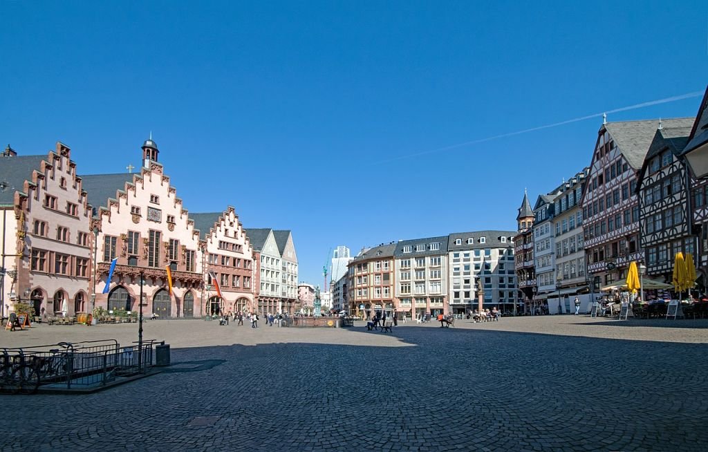 frankfurt-romerberg capa Imagem de lapping por Pixabay