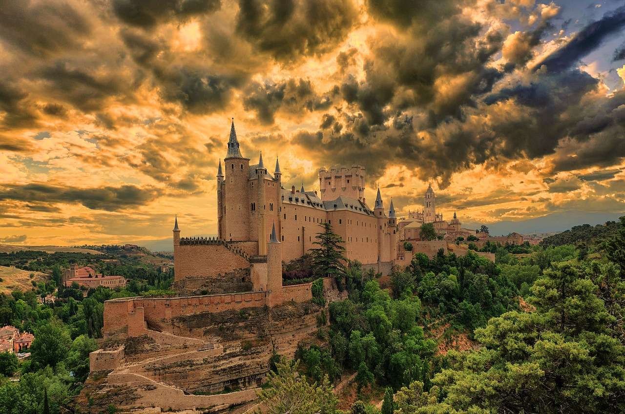 Segovia bate volta Madrid capa javier alamo Pixabay
