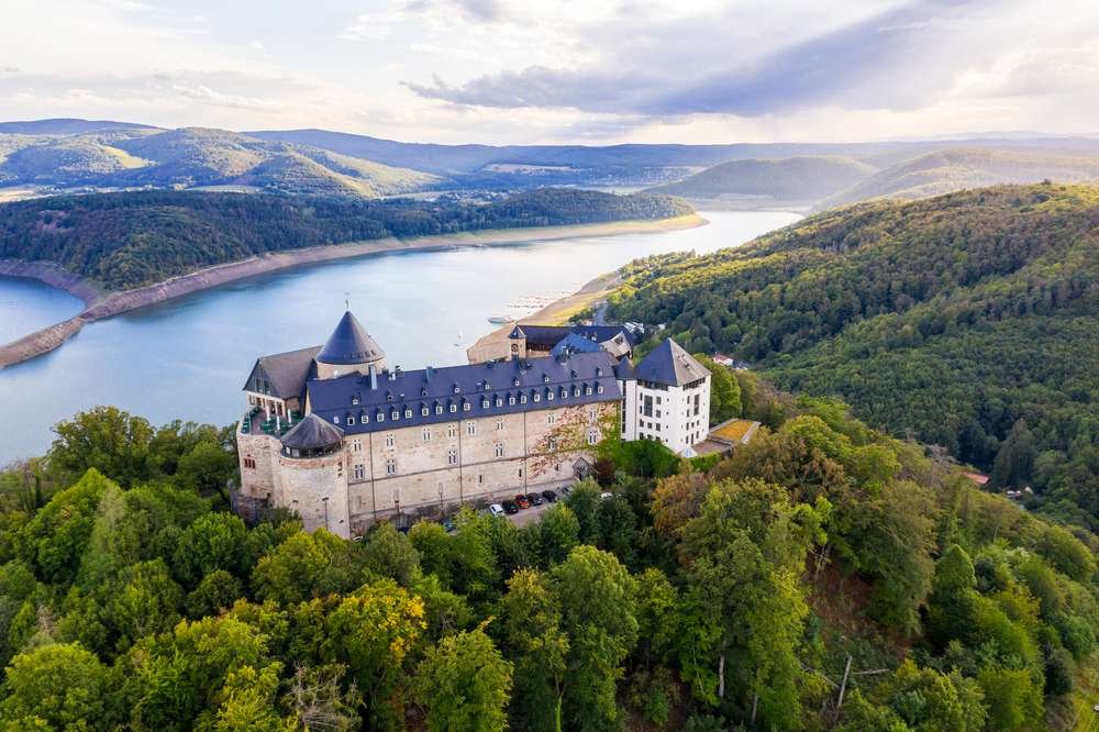 Schloss Waldeck Tobias Arhelger Shutterstock