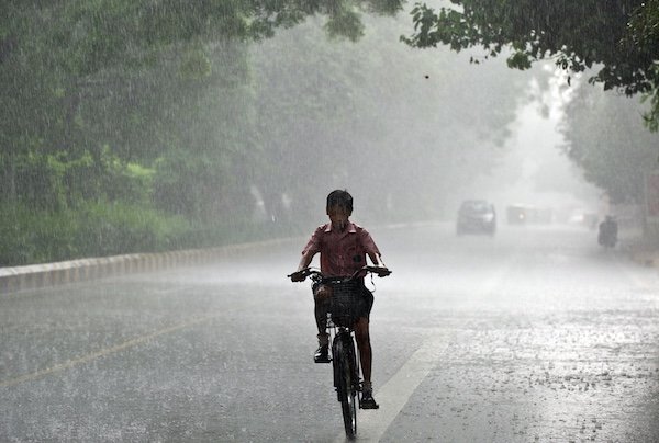 AFP PHOTO/ MANAN VATSYAYANA (Photo credit should read MANAN VATSYAYANA/AFP/Getty Images)